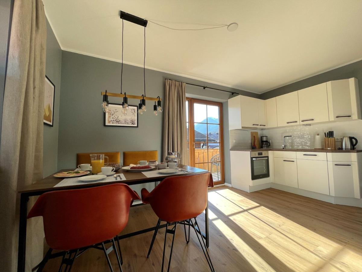 Das Bergquartier - Ferienwohnung Zugspitze オーベラウ エクステリア 写真